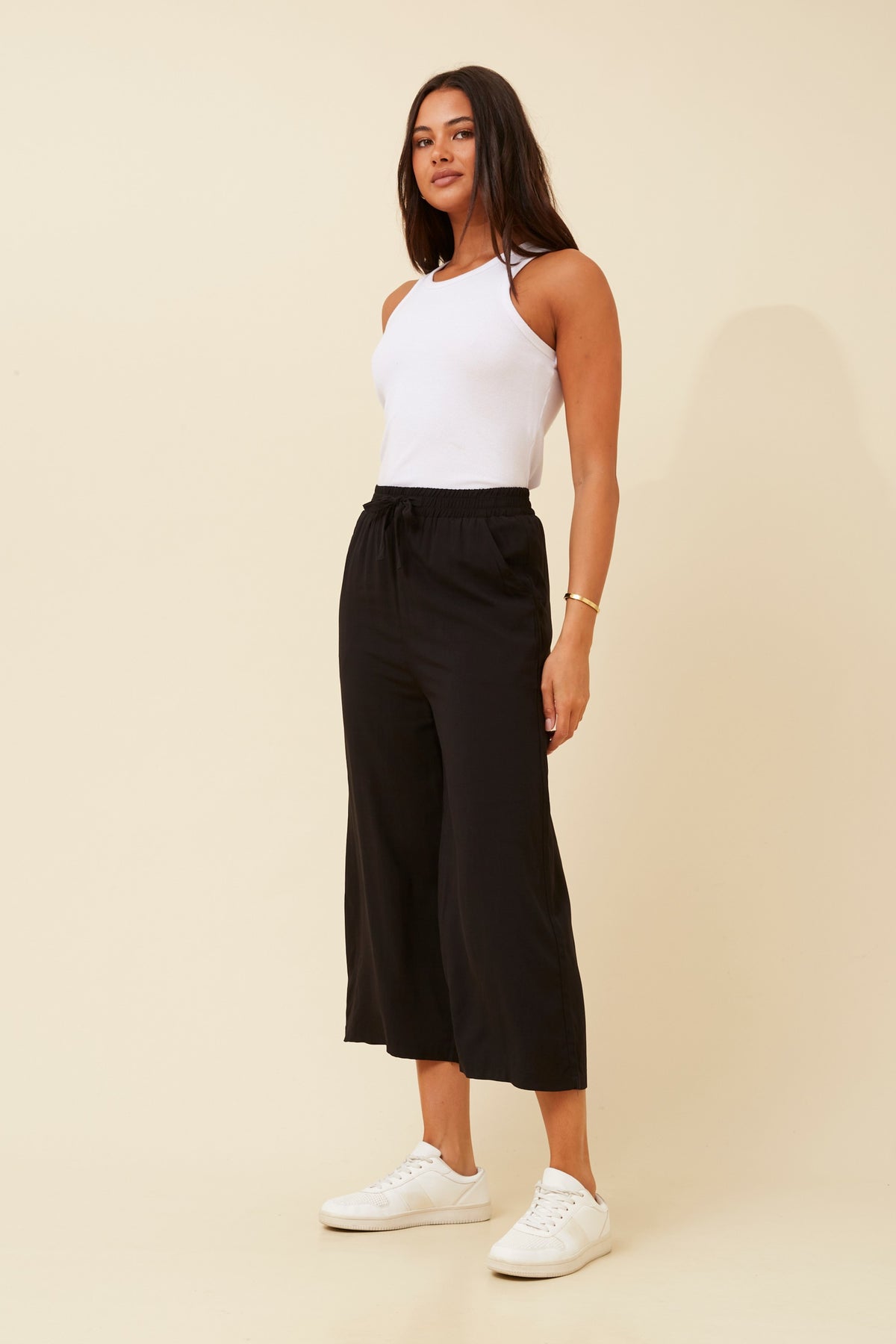 Flowy cropped pants - black