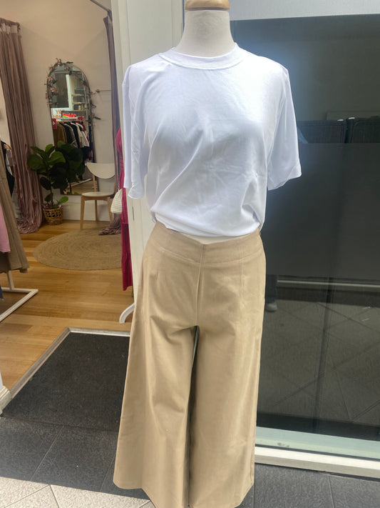 Beige Jeans