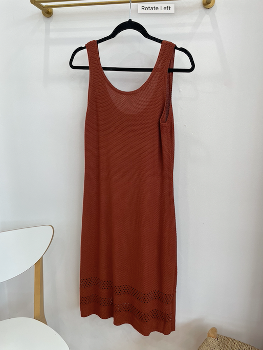 Sleeveless, knee-length knit dress - Rust