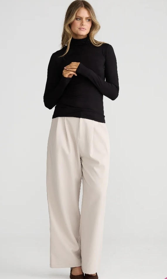 Essential Polo Top - black